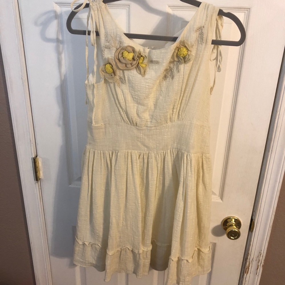 FINAL CHANCE Cream light transitional dress